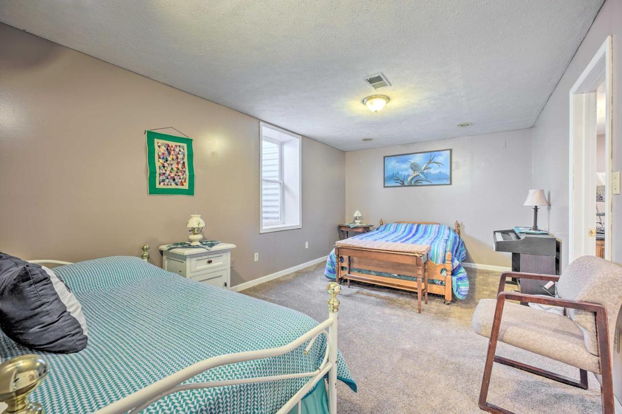גושן Lovely 3- Bedroom Apartment With Street Parking. מראה חיצוני תמונה