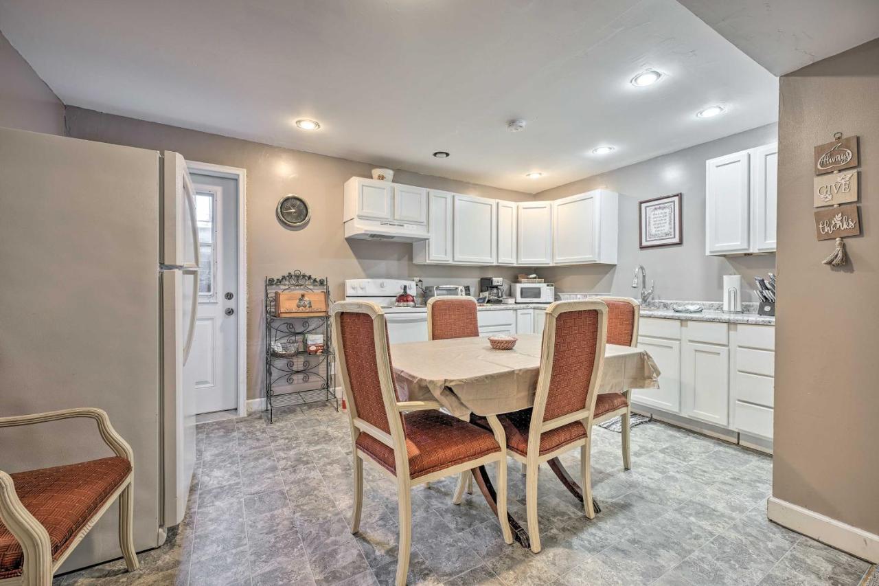 גושן Lovely 3- Bedroom Apartment With Street Parking. מראה חיצוני תמונה