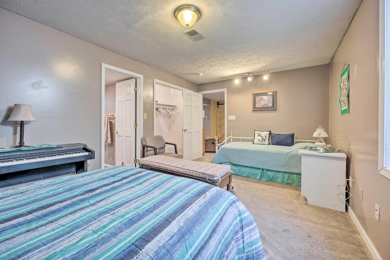 גושן Lovely 3- Bedroom Apartment With Street Parking. מראה חיצוני תמונה