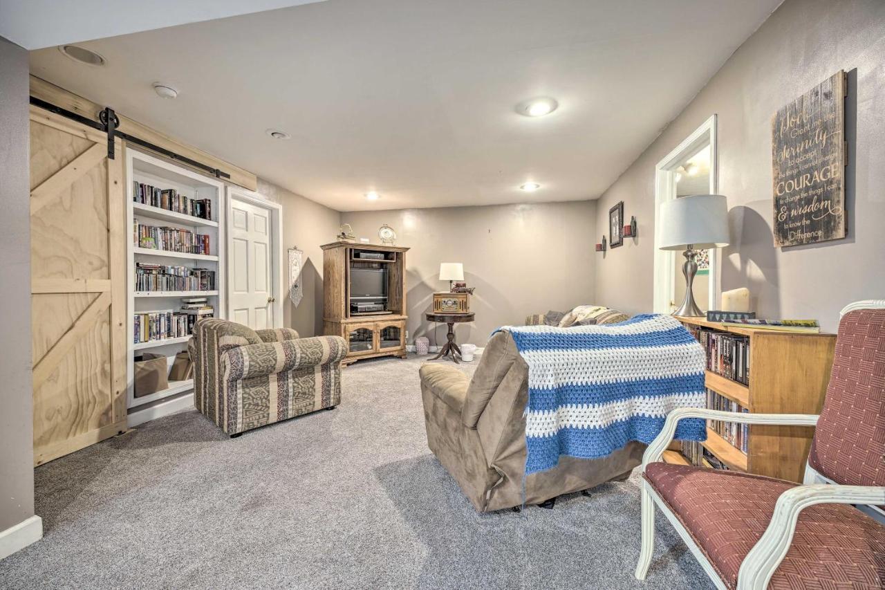 גושן Lovely 3- Bedroom Apartment With Street Parking. מראה חיצוני תמונה