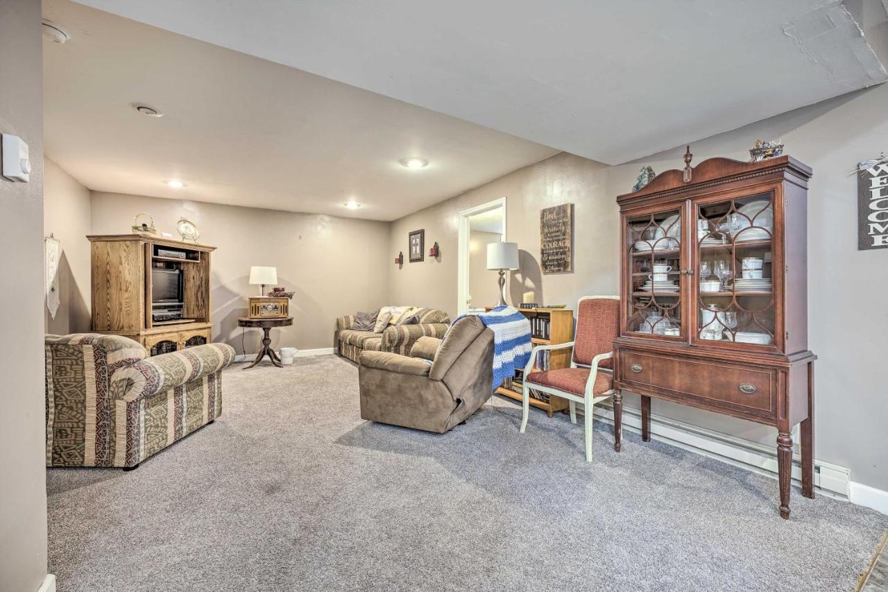 גושן Lovely 3- Bedroom Apartment With Street Parking. מראה חיצוני תמונה
